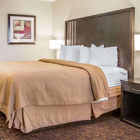 Quality Inn & Suites Woodland - Sacramento Airport Bagian luar foto