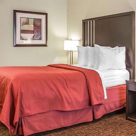Quality Inn & Suites Woodland - Sacramento Airport Bagian luar foto