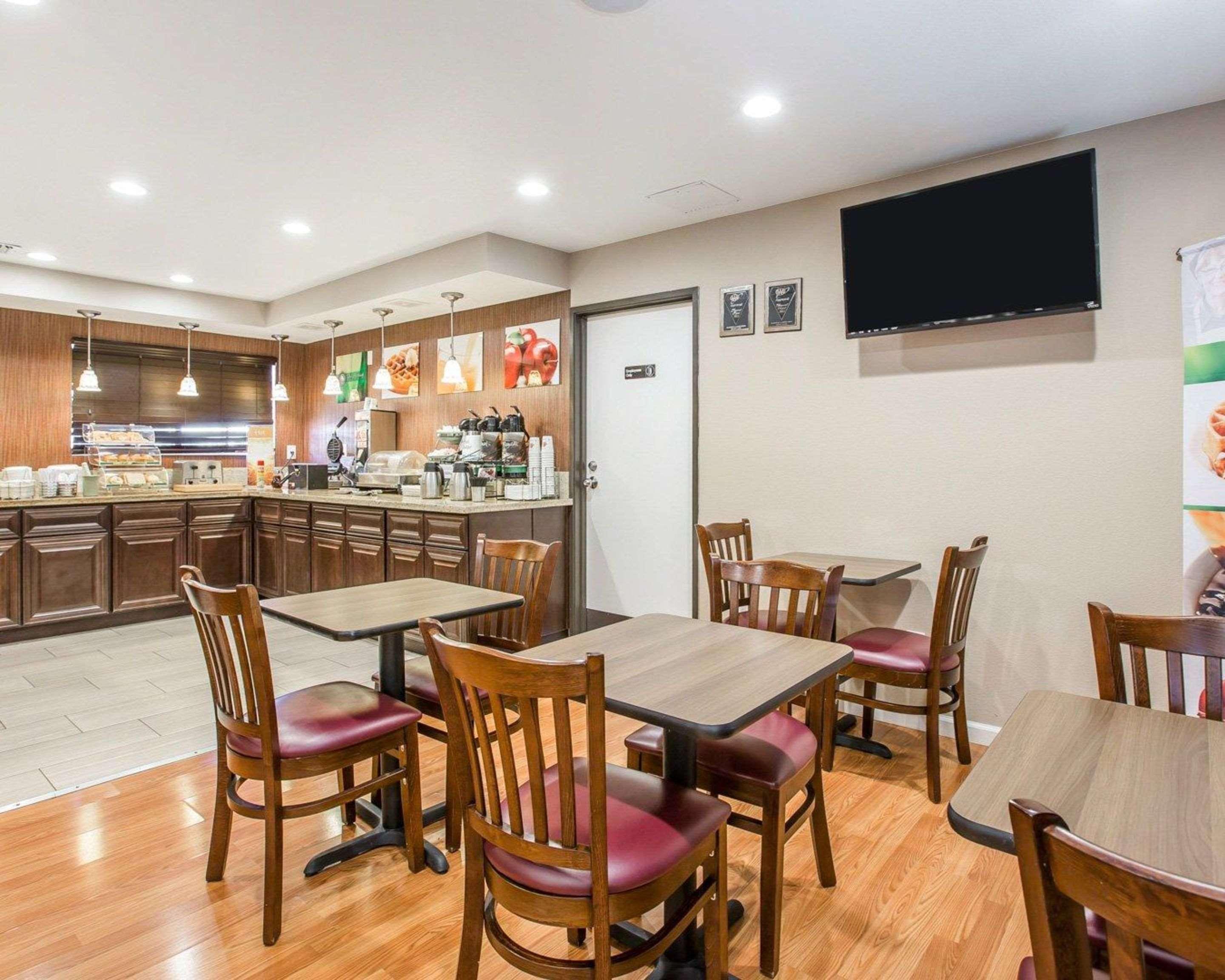 Quality Inn & Suites Woodland - Sacramento Airport Bagian luar foto