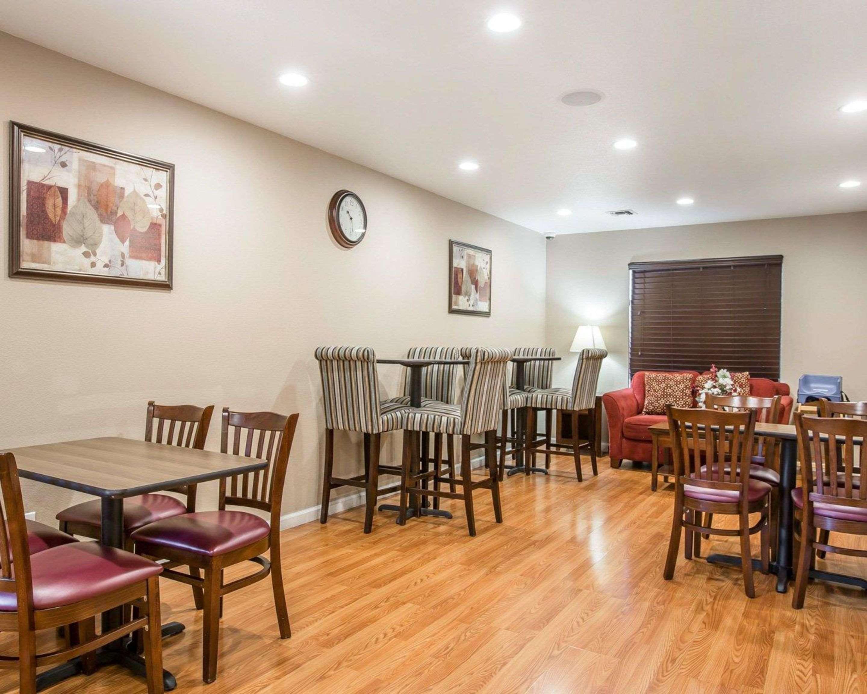Quality Inn & Suites Woodland - Sacramento Airport Bagian luar foto