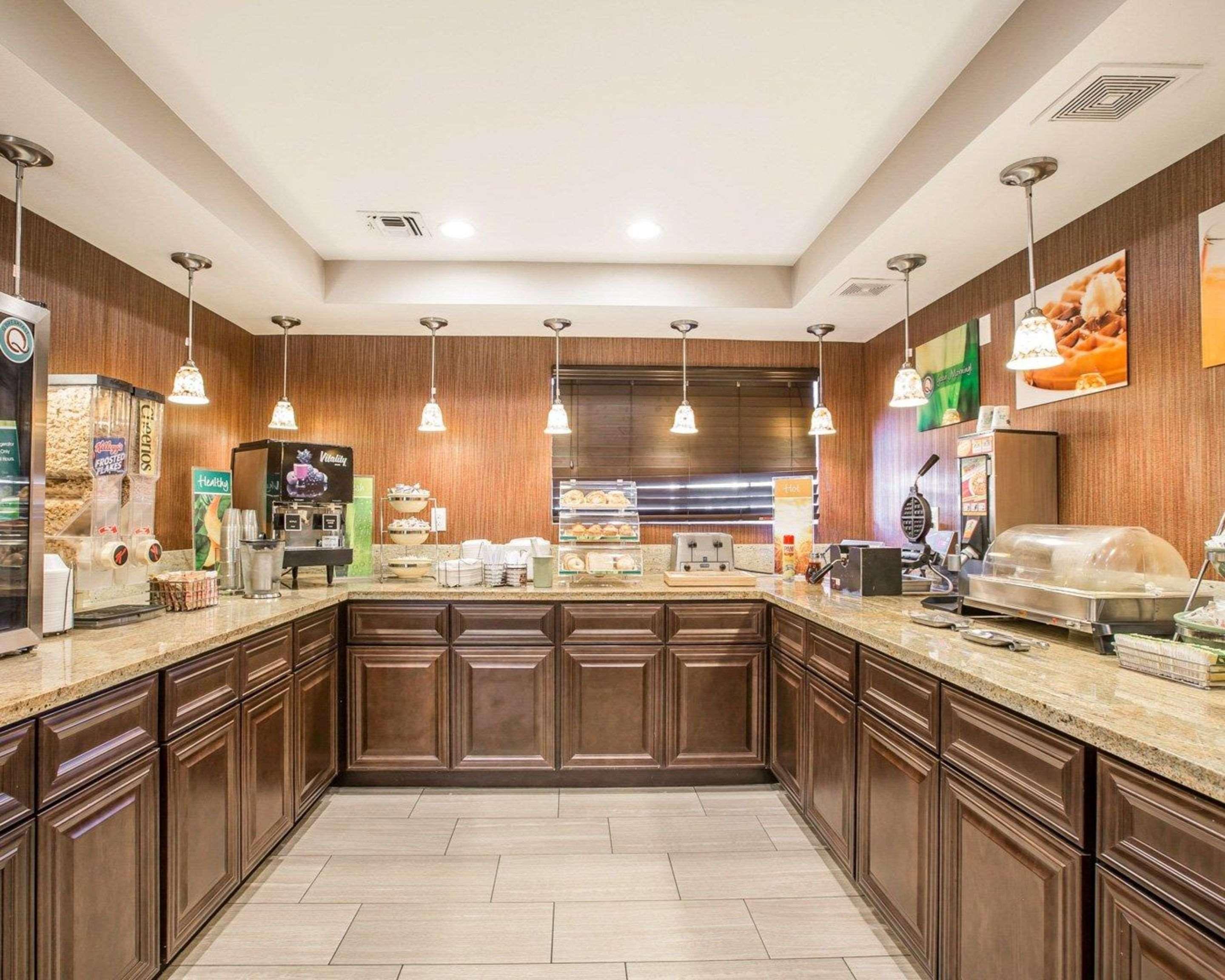 Quality Inn & Suites Woodland - Sacramento Airport Bagian luar foto