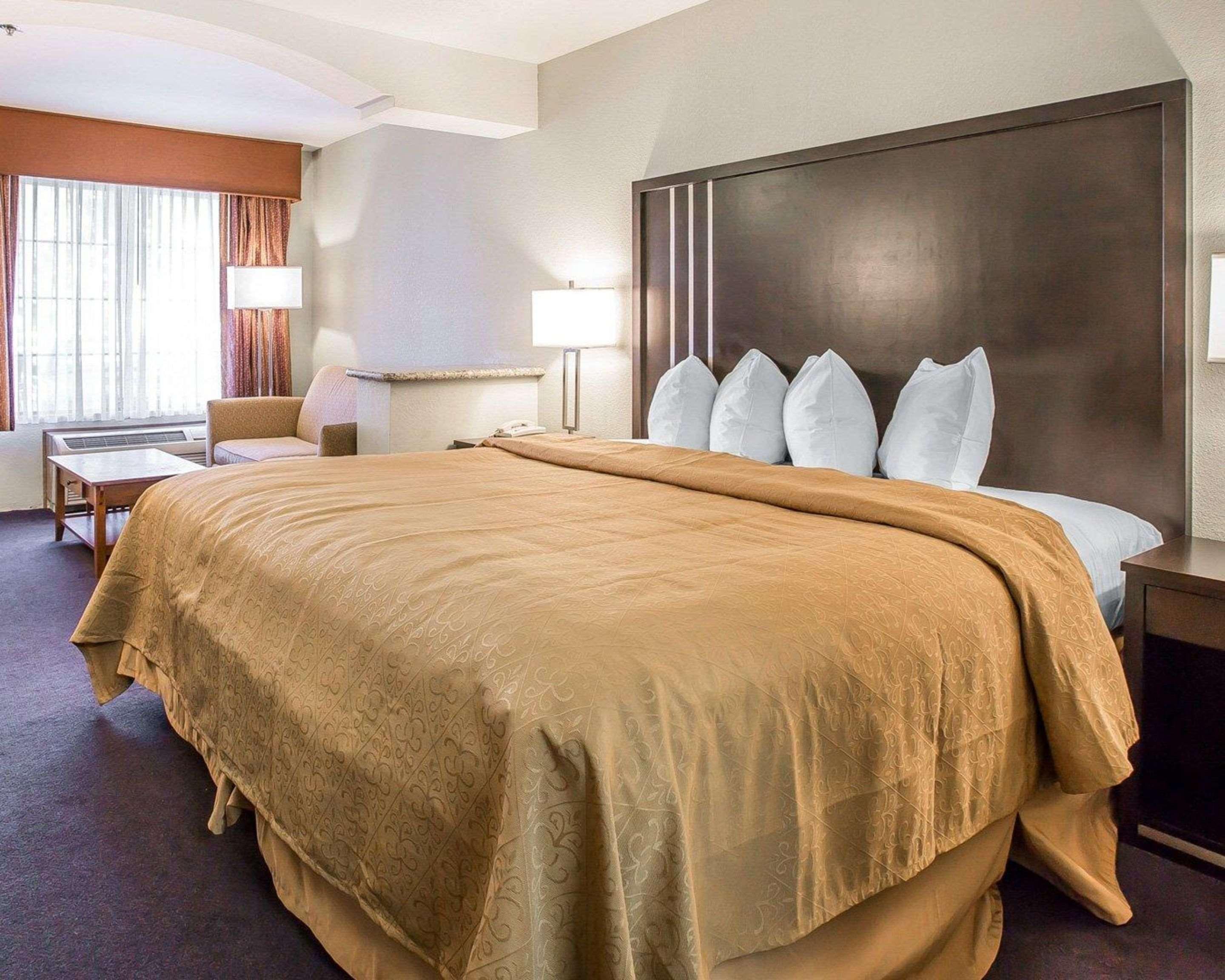 Quality Inn & Suites Woodland - Sacramento Airport Bagian luar foto