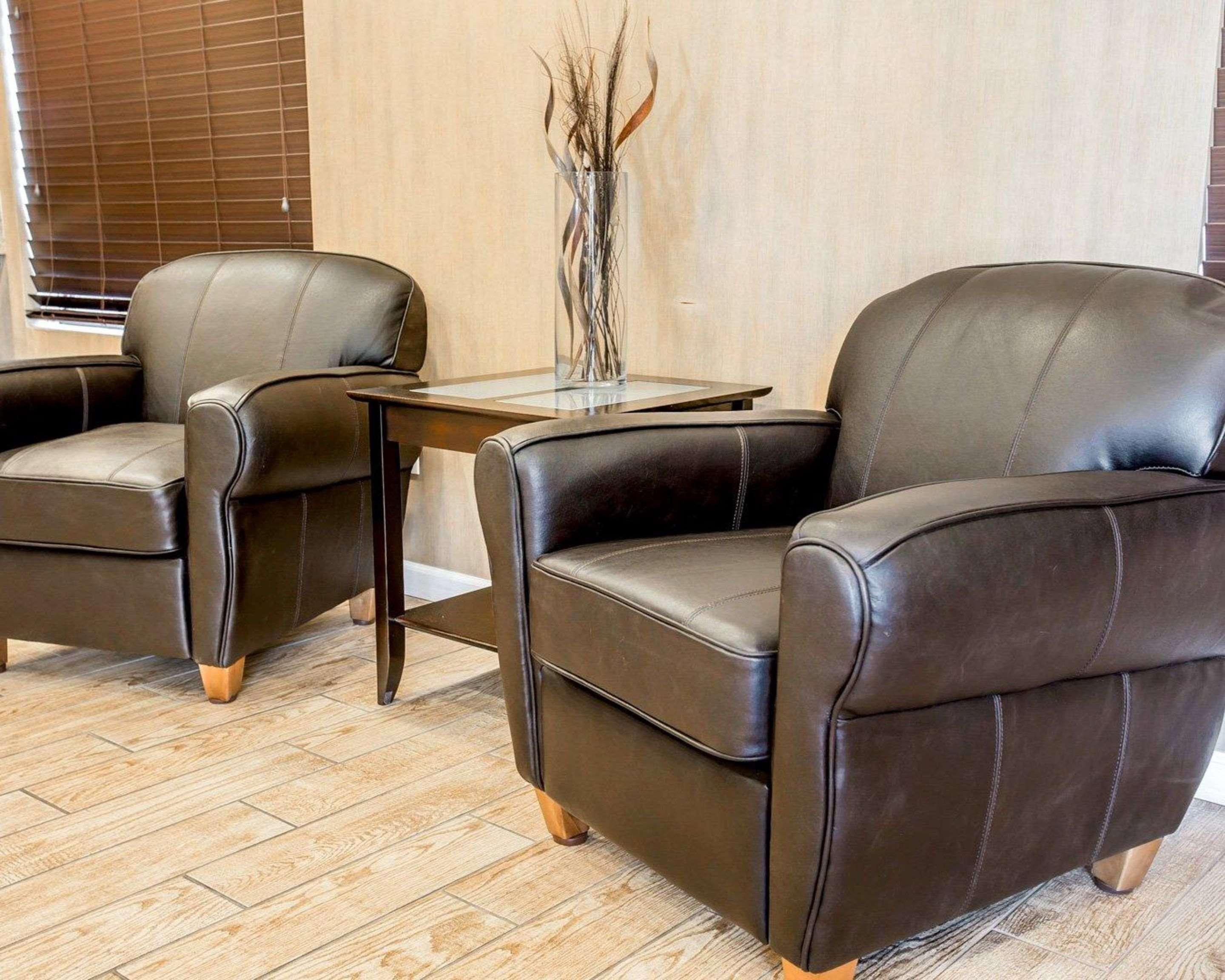 Quality Inn & Suites Woodland - Sacramento Airport Bagian luar foto