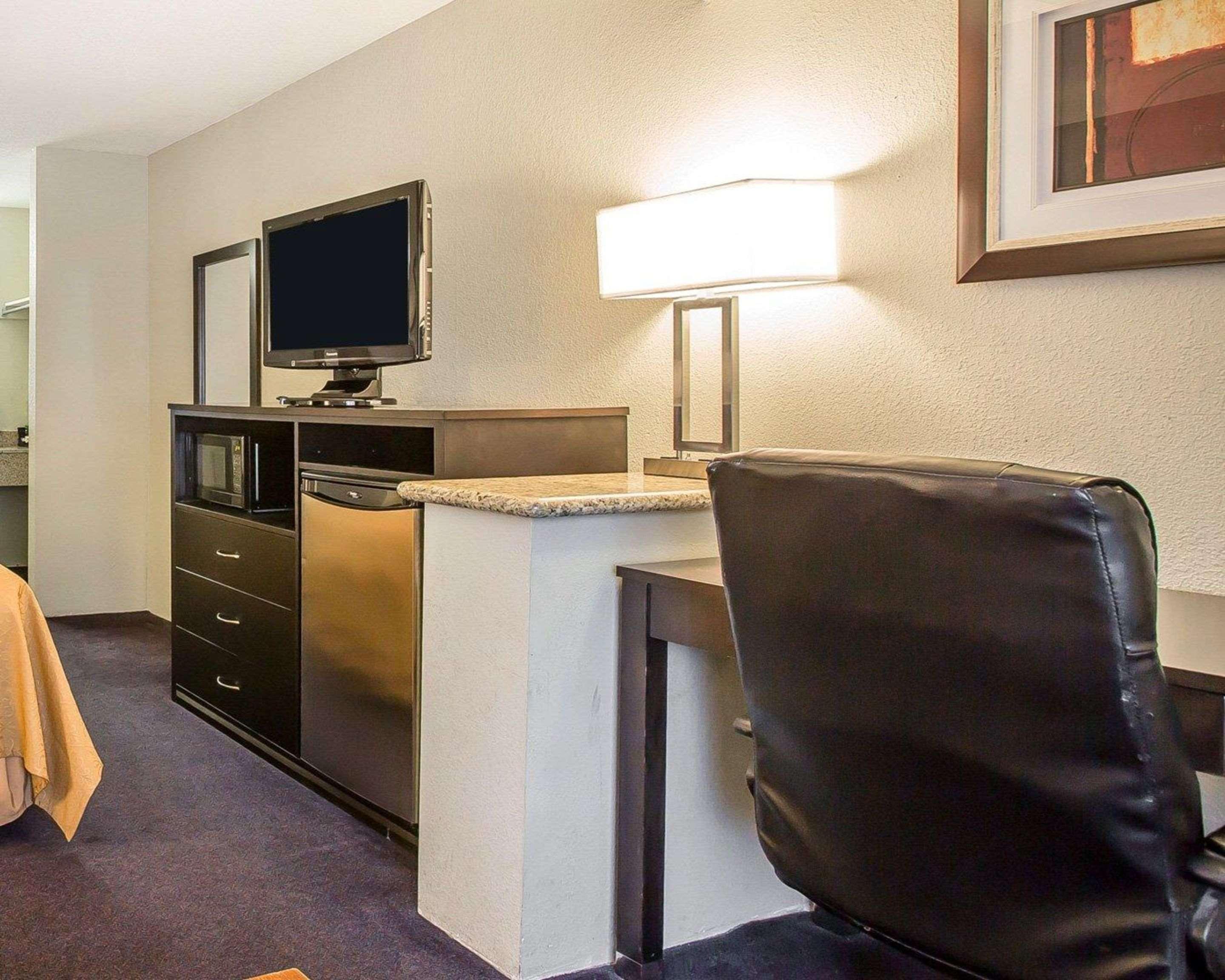 Quality Inn & Suites Woodland - Sacramento Airport Bagian luar foto