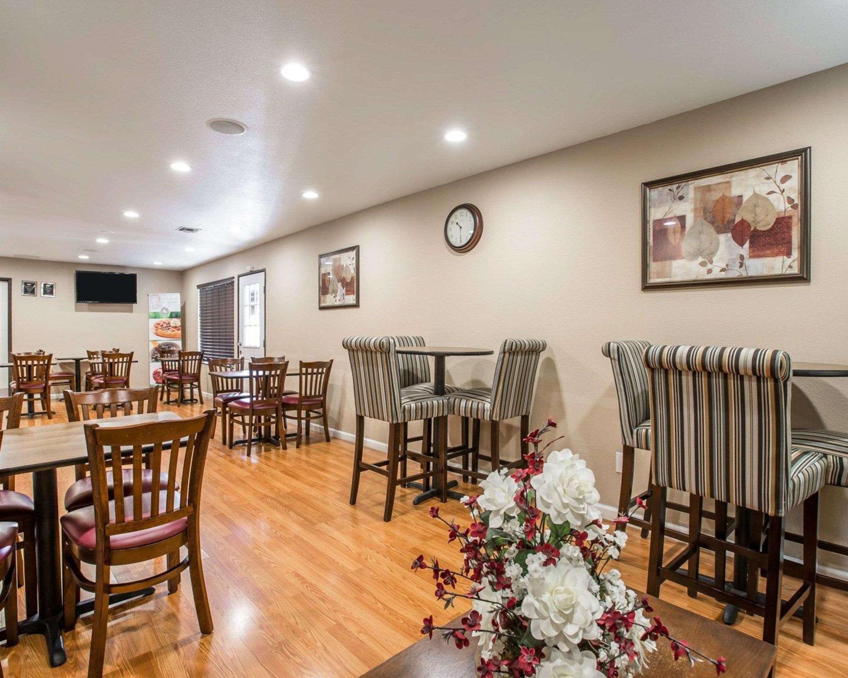 Quality Inn & Suites Woodland - Sacramento Airport Bagian luar foto