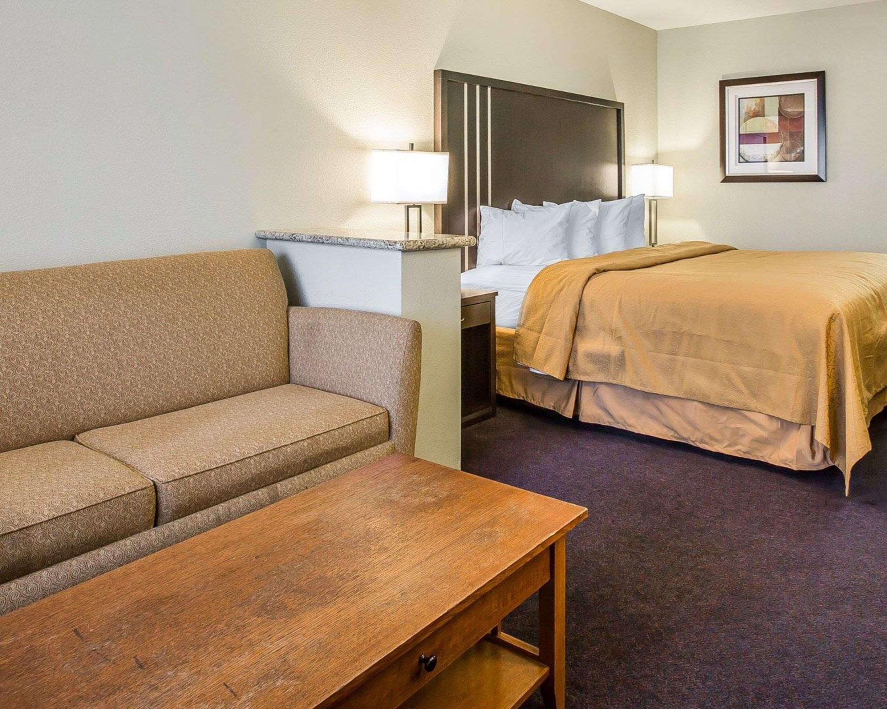 Quality Inn & Suites Woodland - Sacramento Airport Bagian luar foto