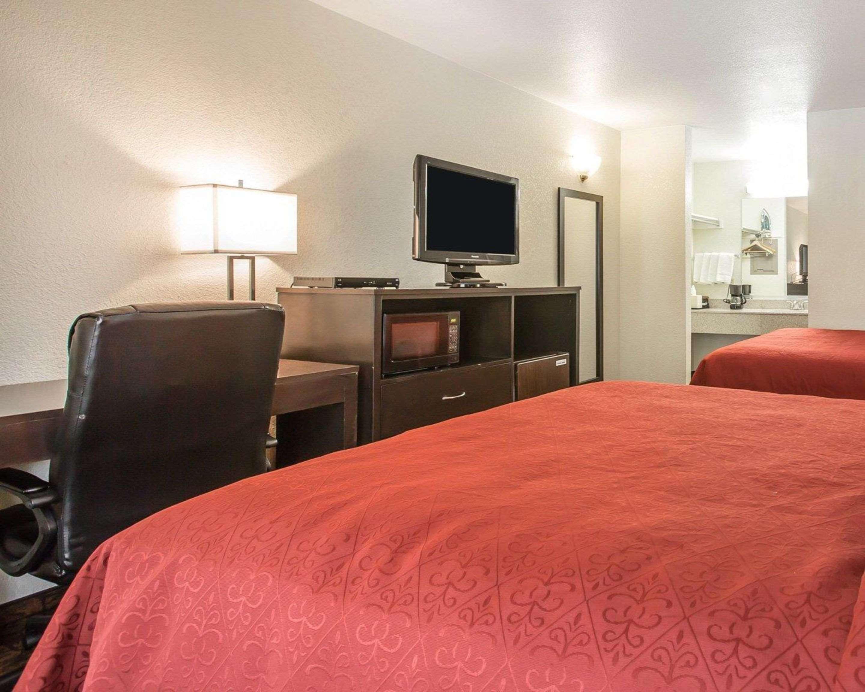Quality Inn & Suites Woodland - Sacramento Airport Bagian luar foto