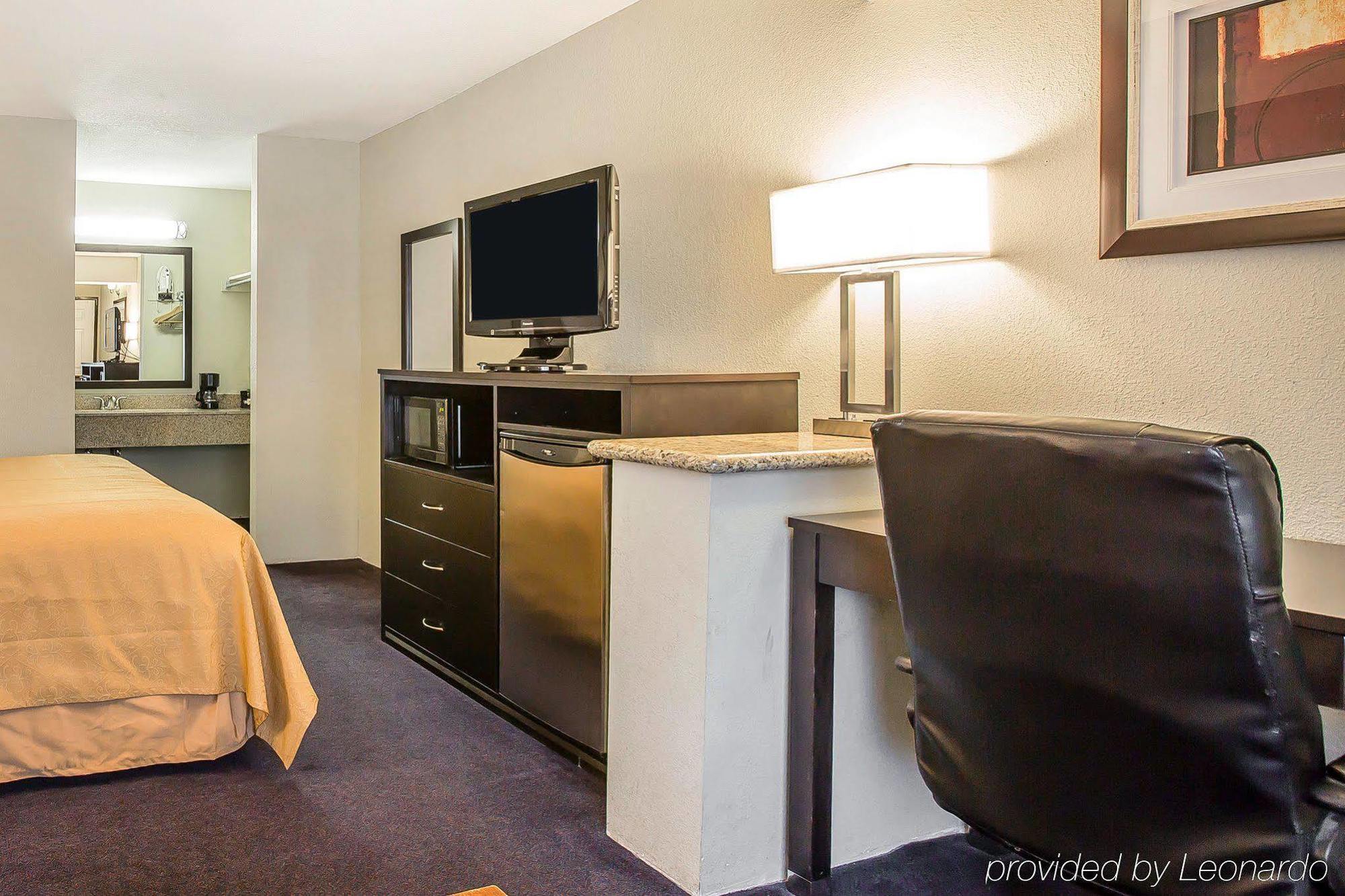 Quality Inn & Suites Woodland - Sacramento Airport Bagian luar foto